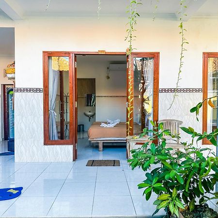 Sanata Yoga Guesthouse Canggu Zewnętrze zdjęcie